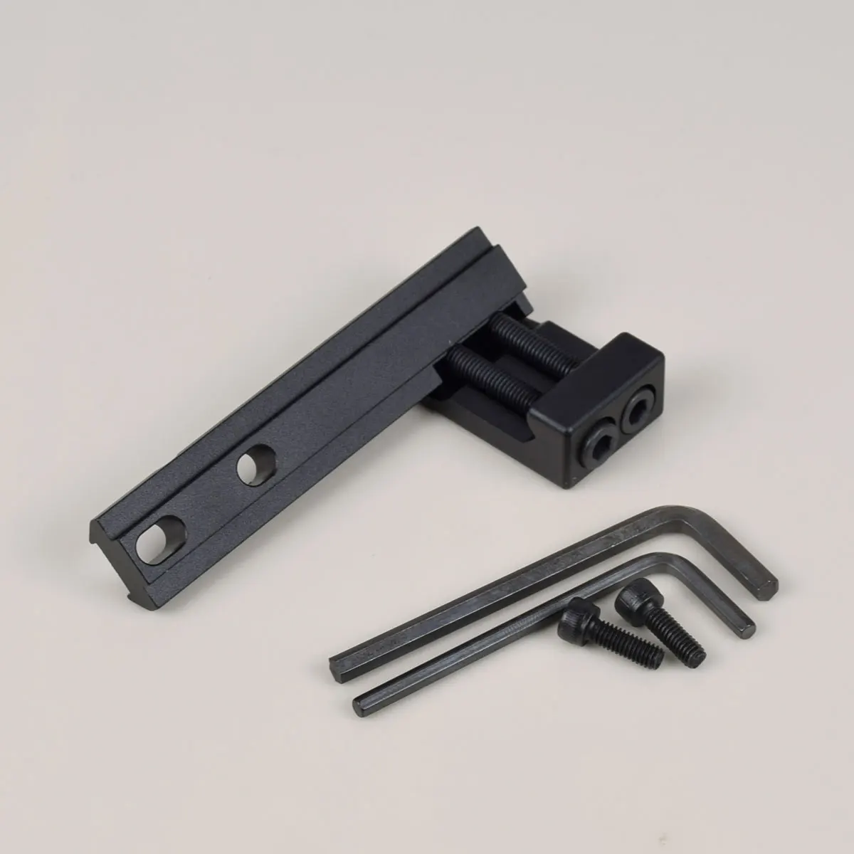 Night Hunting Light Offset Mount for Surefire M300 M600 M300V Tactical Scout Weapon Flashlight on 20mm Picatinny Rail