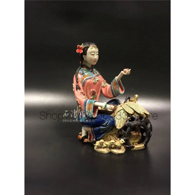 

Ceramic creative decoration boutique living room TV cabinet decoration lady cock crowing wealth