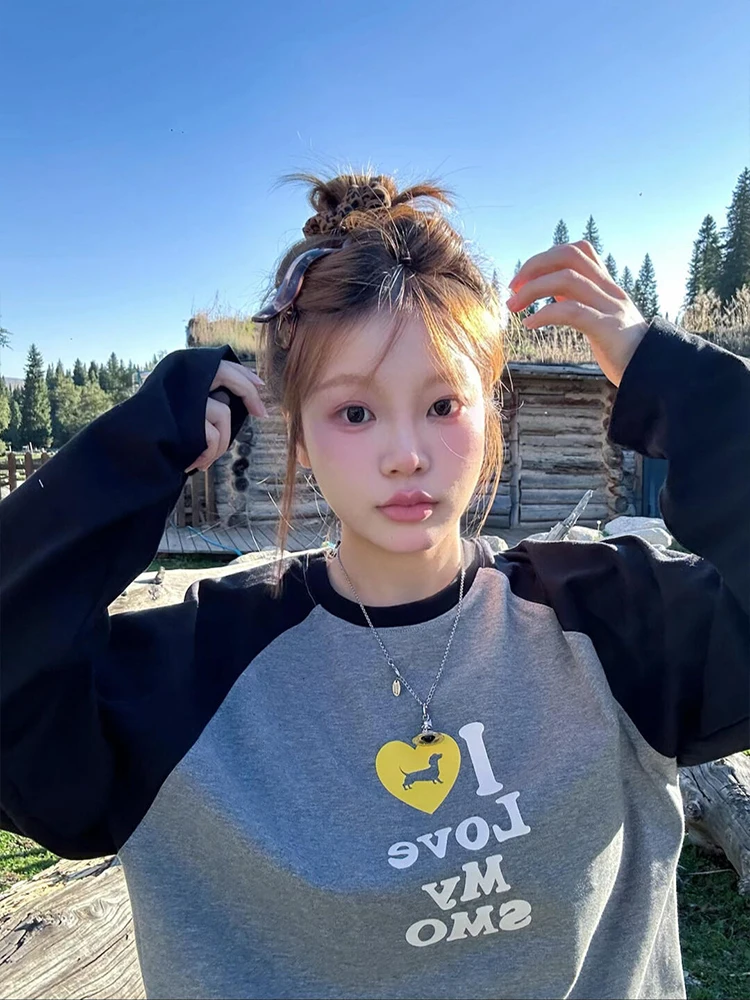 Retro American Heart Salsiccia Cane Lungo Sve T-irt Donna Autunno 2025 Nuovo Coreano Sle Chic Colore Blo oulder irt