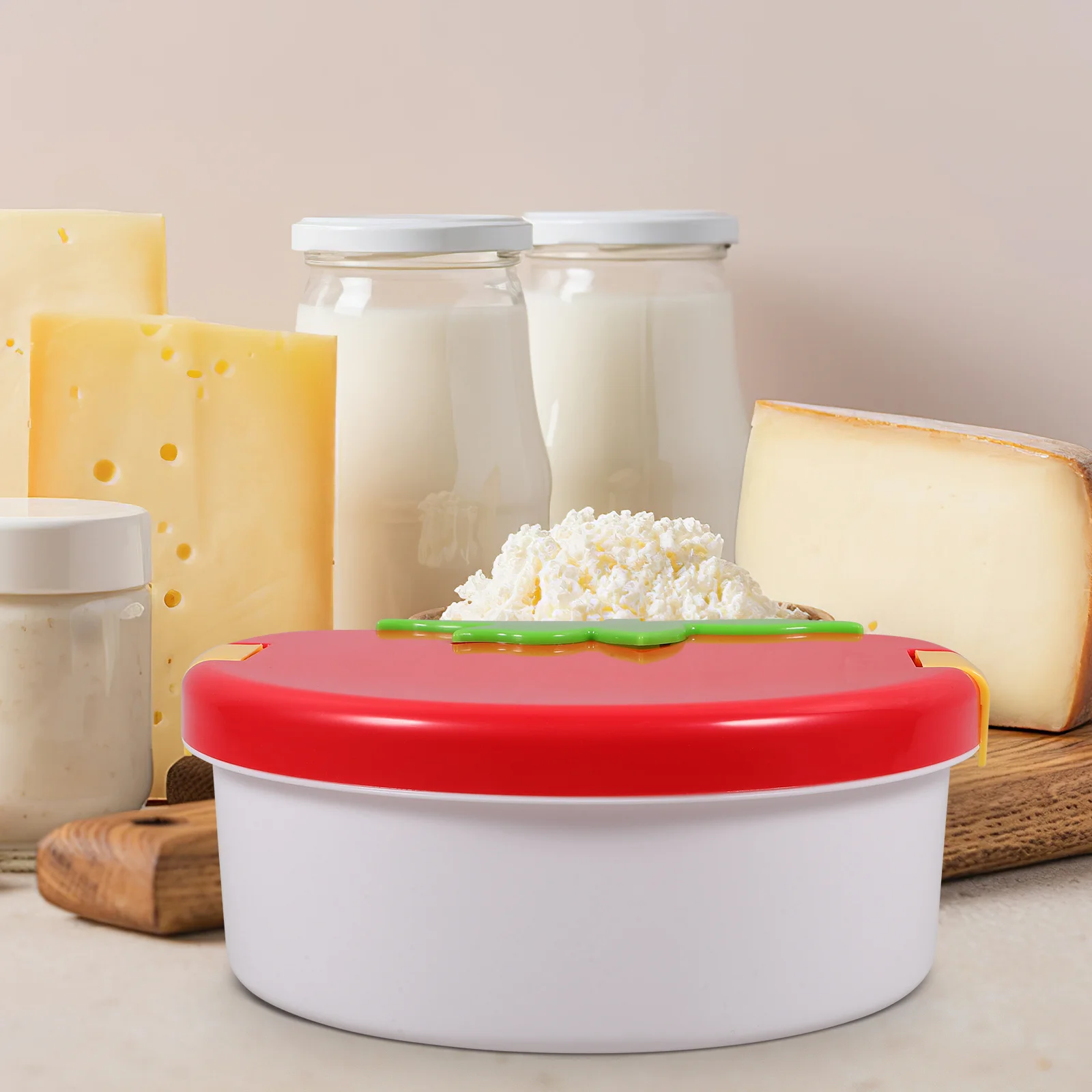 

Strawberry Shape Portable Food Box Lightweight PP Material Multi-Function Bento Box for School Office Camping Food Container