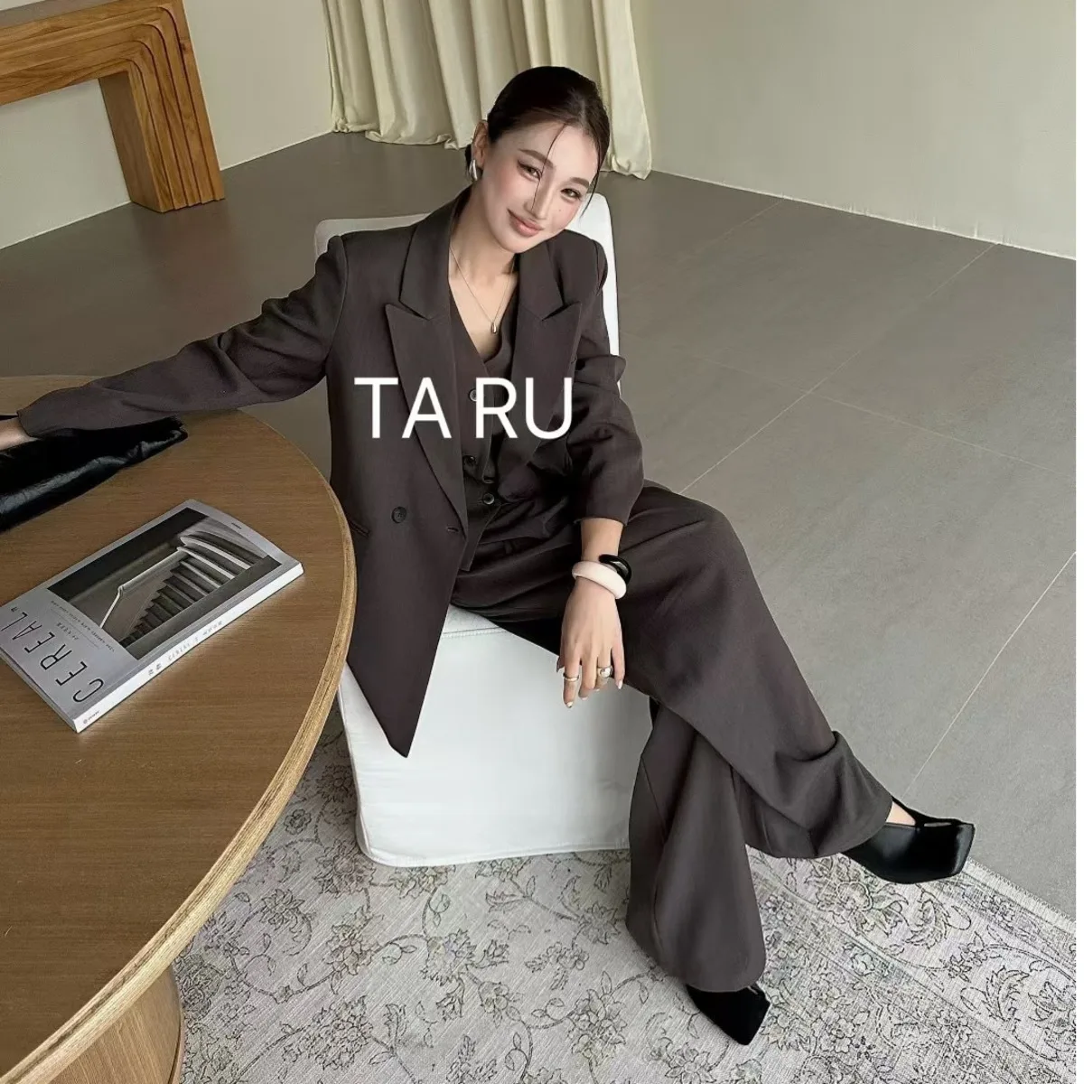 BJTZ Fashion Office Lady Blazer Vest Pantaloni a gamba larga Set da tre pezzi per donna 2025 Primavera Autunno Nuovo abito da lavoro in tinta unita