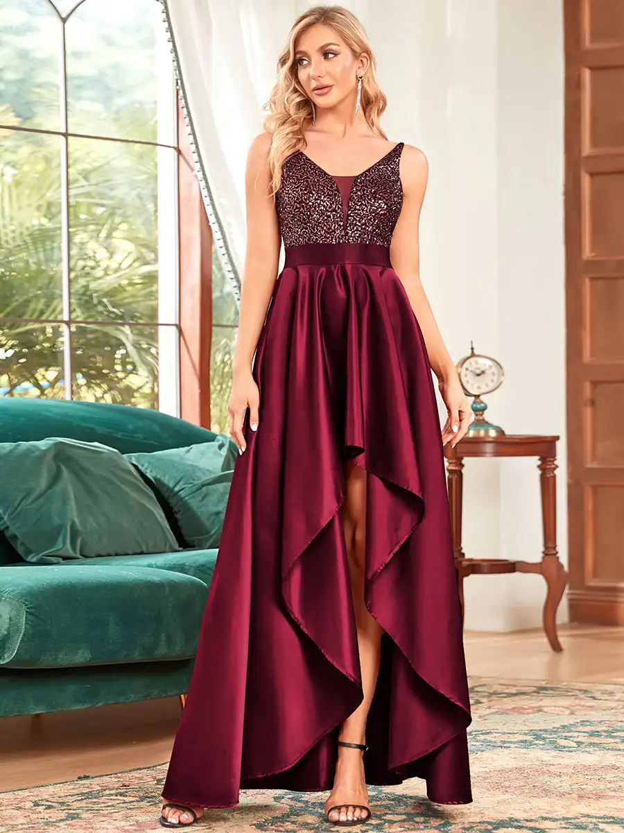 Abiti da sera eleganti Scollo a V profondo Senza schienale Asimmetrico al ginocchio 2025 Ever Pretty of Sparkly Abito da damigella d'onore bordeaux