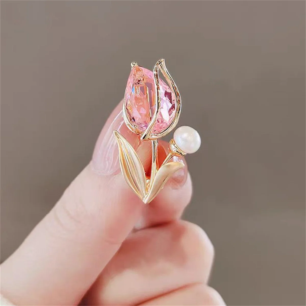 Rinhoo Luxury Pink Green Zircon Tulip Flower Brooch For Women Elegant Pearl Floral Lapel Pins Plant Button Badge Wedding Jewelry