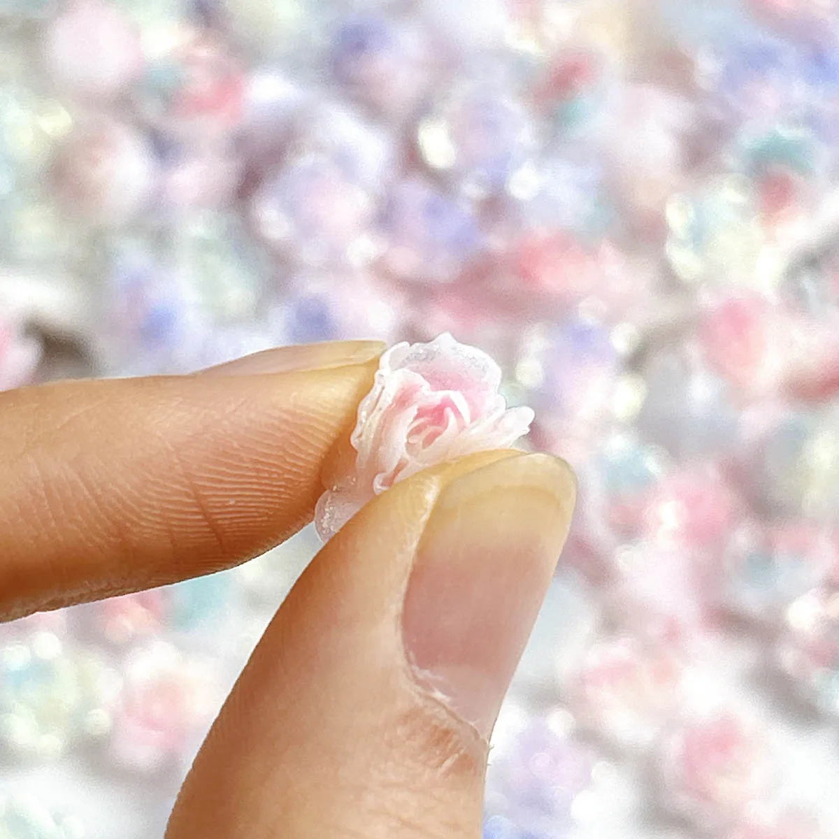 Dijes de uñas de rosas brillantes y finos luminosos, flores de colores degradados creativos 3D, decoraciones artísticas para uñas, suministros de manicura DIY