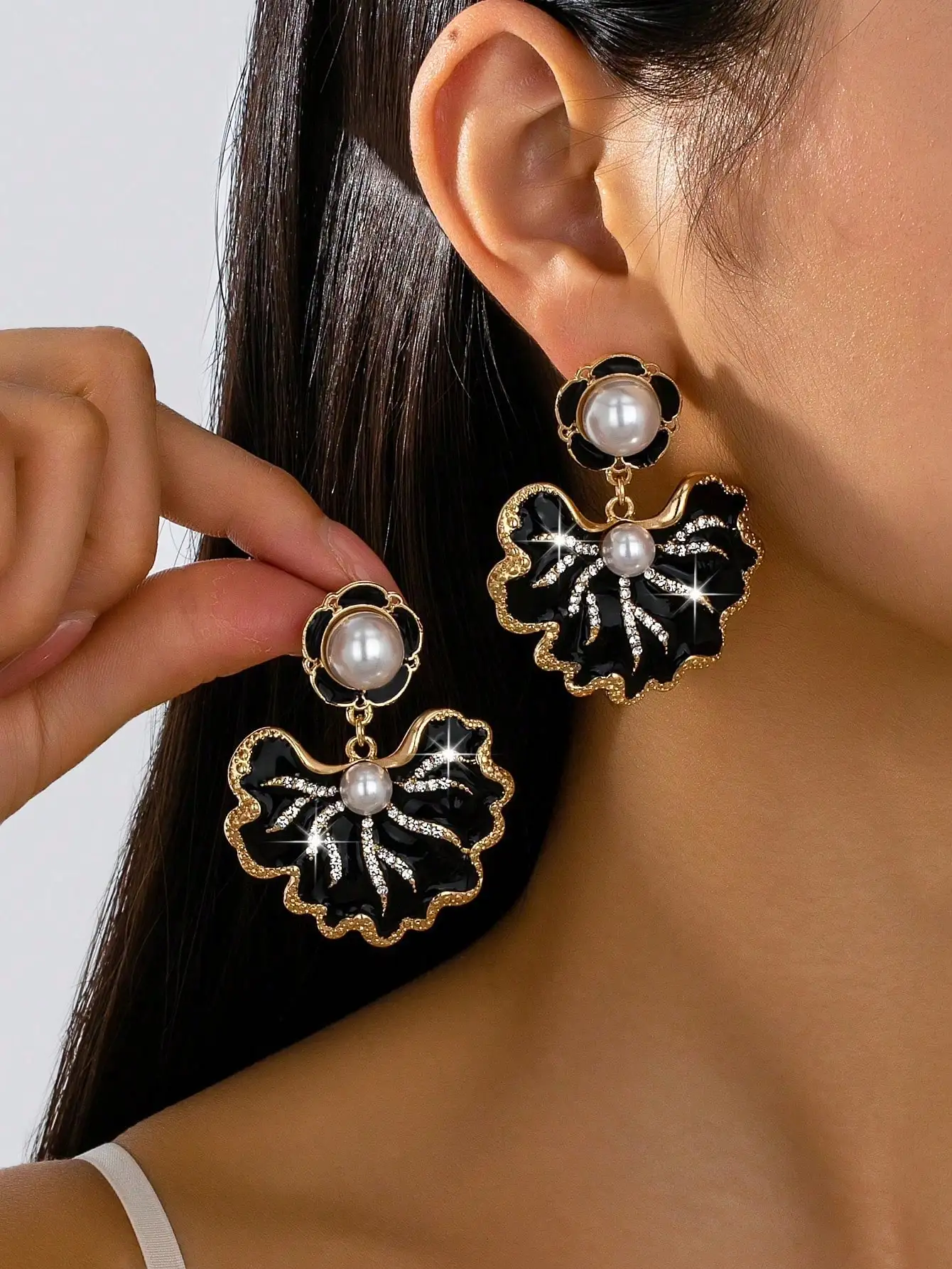 Pendientes de Mujer Versátiles de Moda Casual, Estilo Lujoso y Sexy, con Diamantes Brillantes y Diseño de Goteo de Aceite
