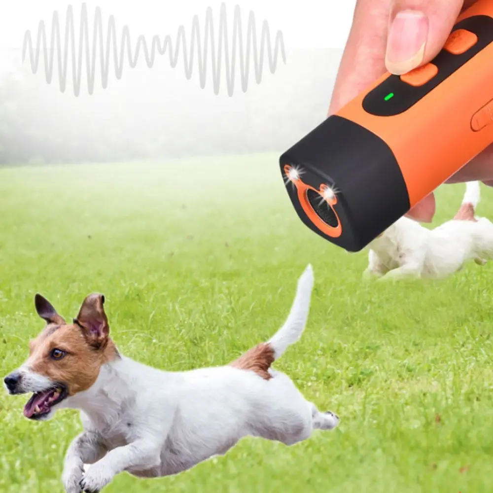 Repellente per cani ad ultrasuoni ricaricabile con torcia a LED Repellenti per addestramento cani con telecomando Antiabbaio Professionale