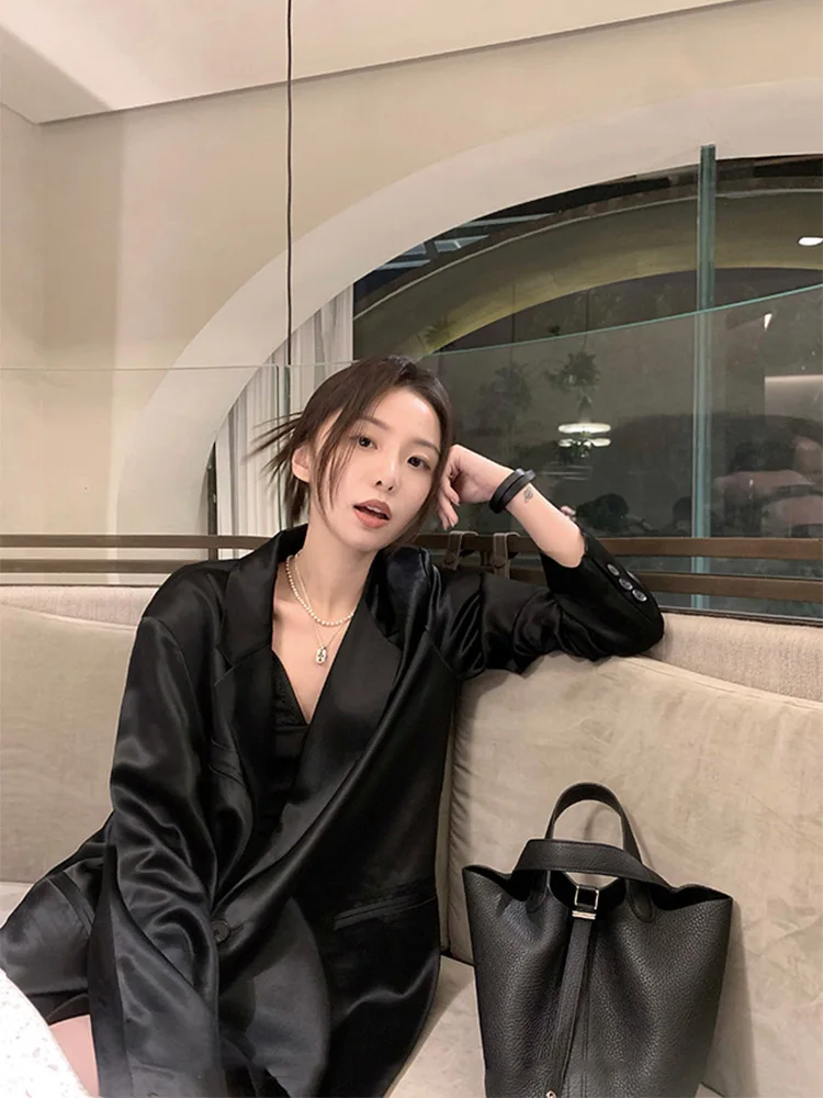 

Новая весенняя свободная блестящая женская повседневная куртка из ацетата, удобная, струящаяся, с длинными рукавами, классическим воротником, на одной пуговице