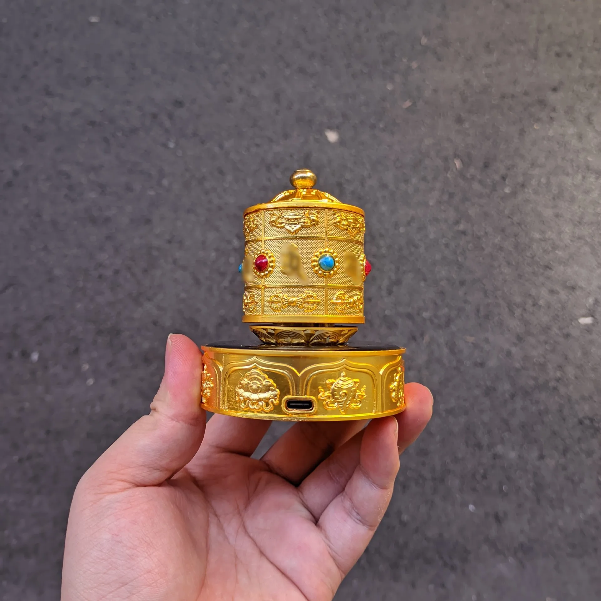 Hot Selling Tibetan Electric Rotating Ornament Solar+battery Dual Drive Rechargeable Car Decoration