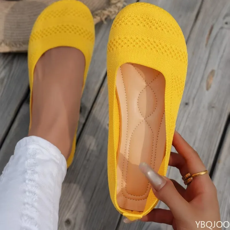 春の新作 通気性メッシュシューズ シンプルラウンドトゥ 浅履き ソフトソールシューズ おしゃれ 多用途 レディーススニーカー