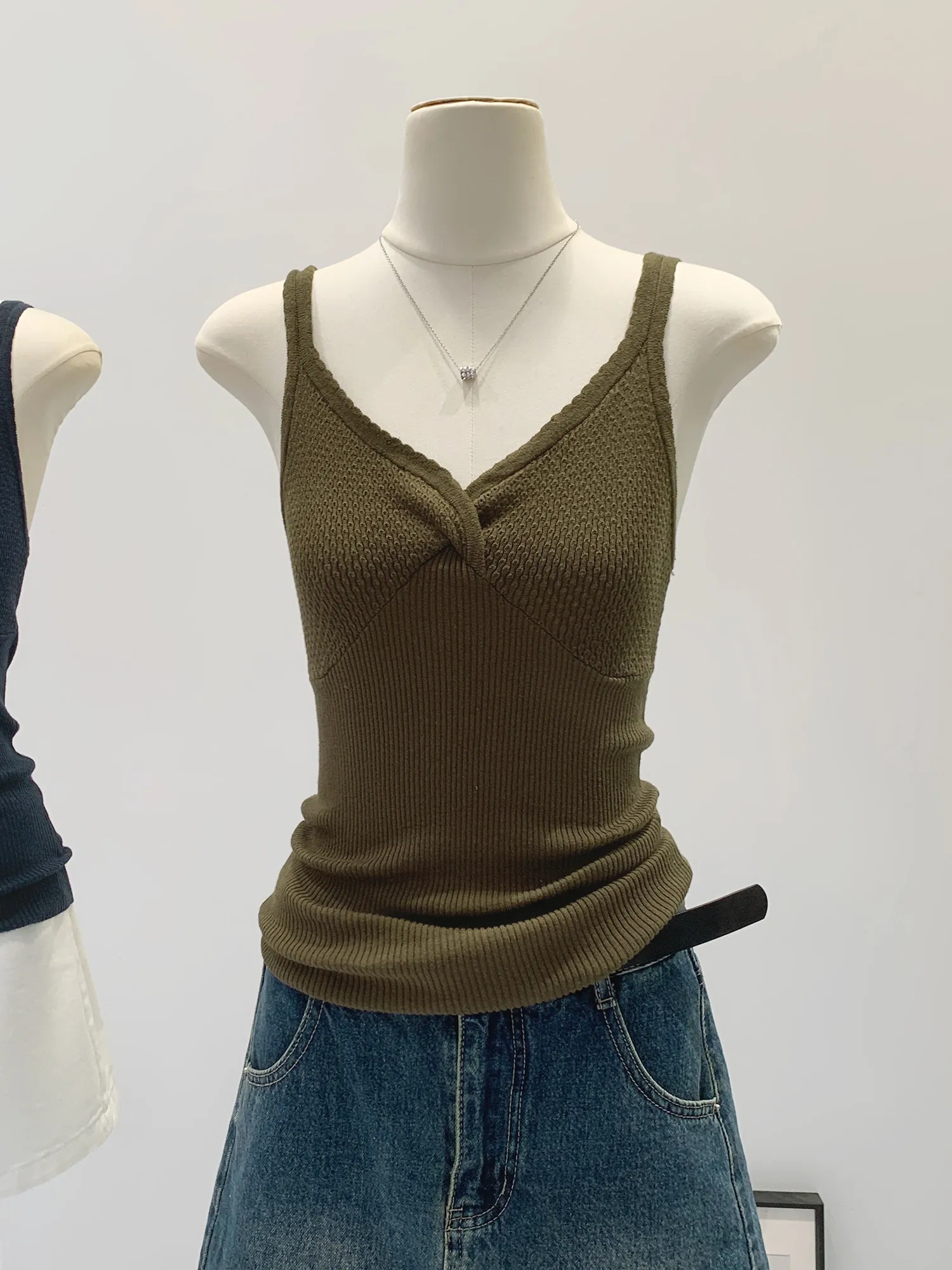 Summer Pure Desire Spicy Girl Small Strap Vest Women's Design Sense Mesh Hollow V-neck Lace Trim Inner Wear Patchwork Top