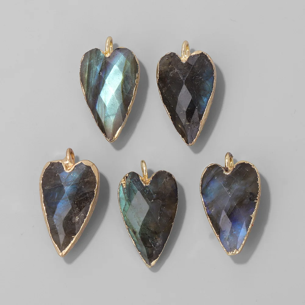 Colgantes de labradouritas brillantes en forma de corazón, piedra Natural facetada, cuarzo rosa, para la fabricación de joyas, collares y pendientes DIY, 2 piezas