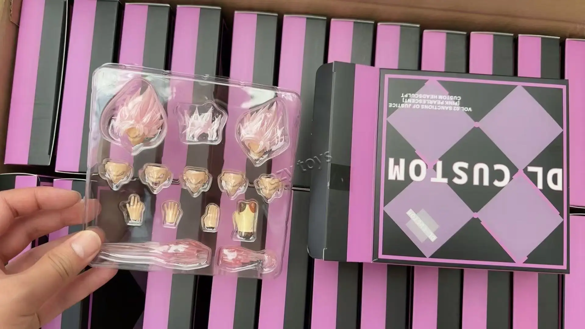 

In Stock Original DL Black Goku Zamasu Head Sculpt Accessory Bag Pink Pearlescent Color