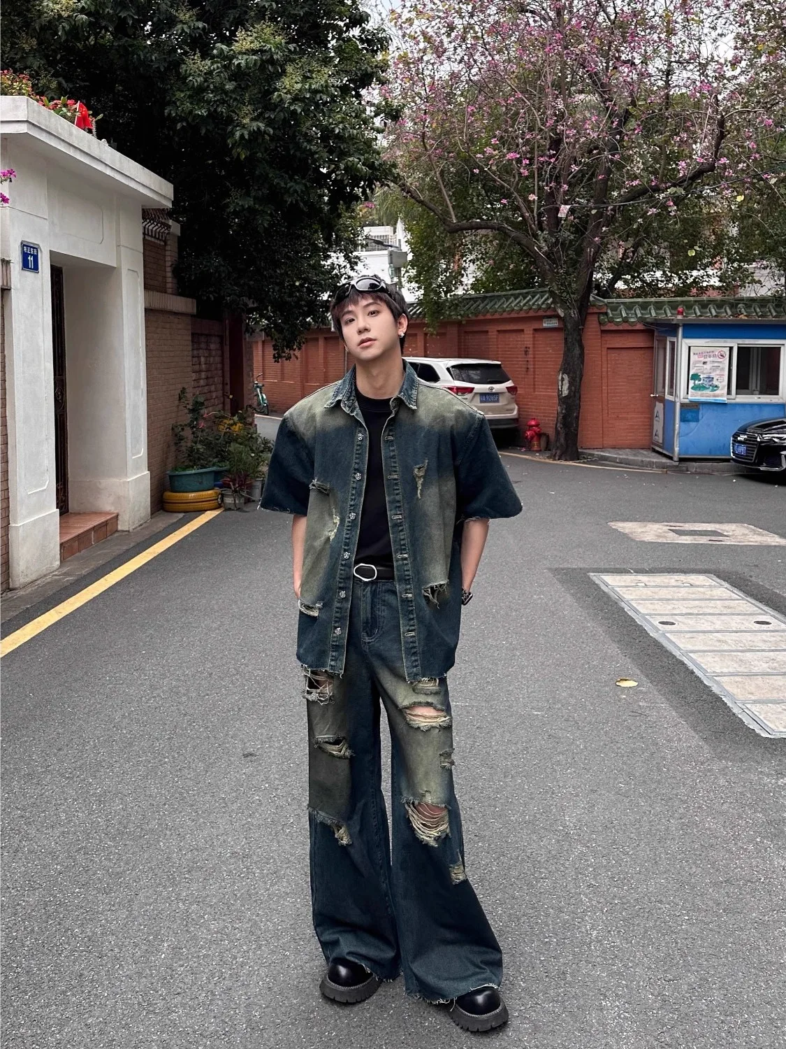 

Retro American Blue Waed oulder Padded ort Sve Denim Jaet Loose Casual Versatile Hole Punching Jaet Top for Men