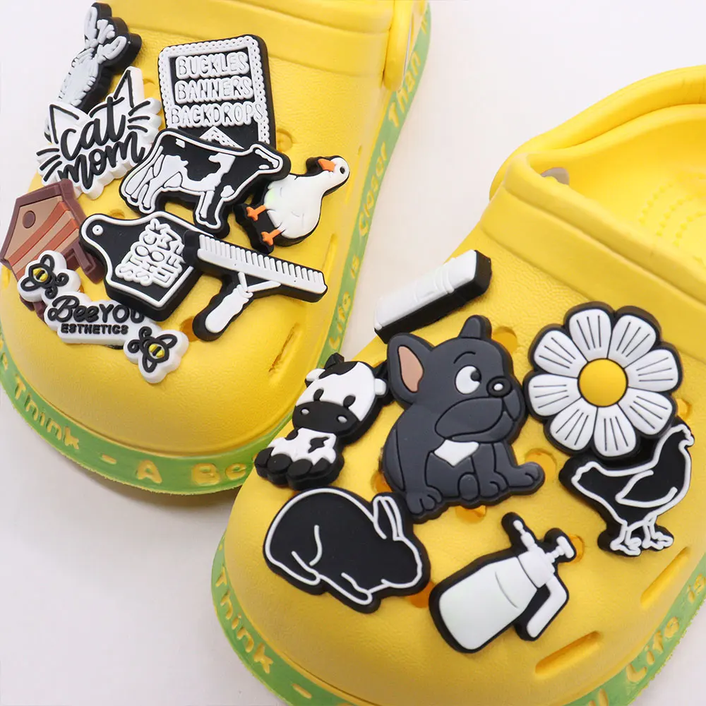 50Pcs Wholesale PVC Cute Animals Rabbit Cow Stock Show Life Garden Sandals Buckle Fit Children Lovely Charms