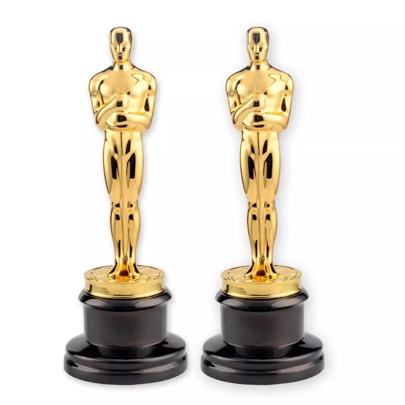 

Luxury Desk Decorations Statuette Alloy Trophy Gold Figurines Home Gift Decor Crafts