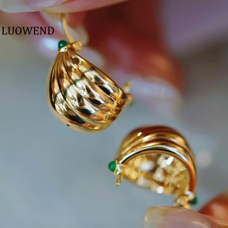 LUOWEND 100% 18K Yellow Gold Earrings Fashion Romantic Style Real Natural Emerald Hoop Earrings for Women High Party Jewelry