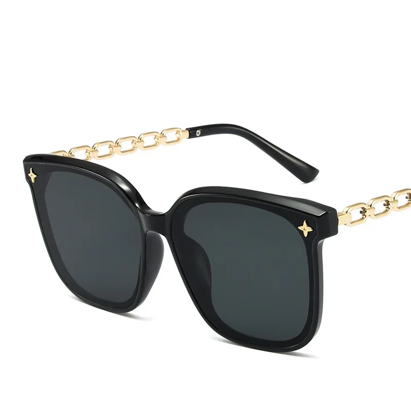 بث مباشر جديد لمشاهير الإنترنت بنفس النظارات الشمسية، وسلسلة معدنية، والنظارات الشمسية ذات النسخة الكورية الراقية، وكبيرة