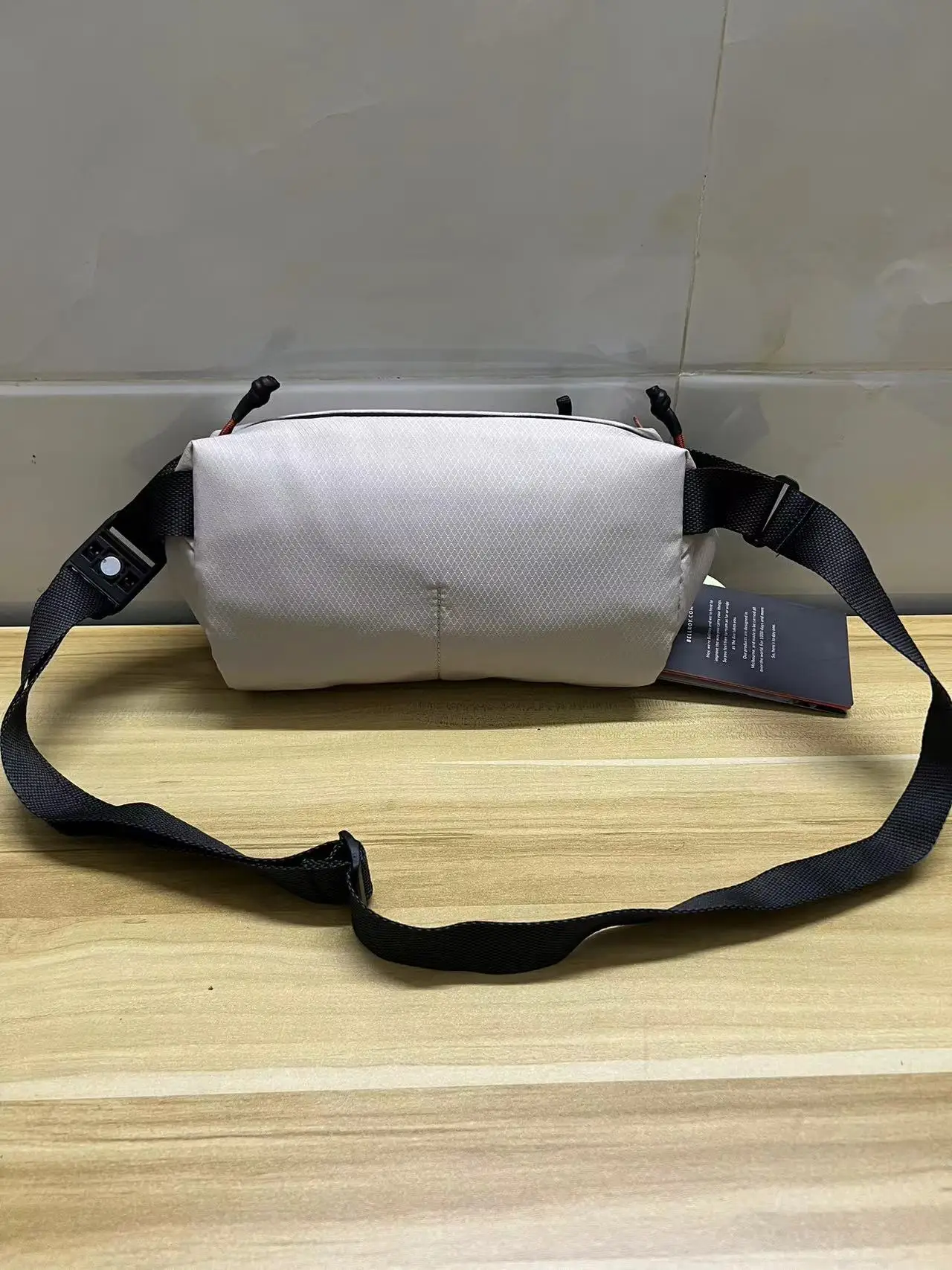 2024 new simple casual crossbody waist bag for men and women, versatile and lightweight, suitable for daily travel