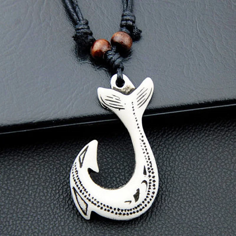 Coole Nachahmung Yak Knochen Halskette für Männer und Frauen mit verstellbarem NZ Maori Angelhaken Anhänger Surfer Schmuck Geschenk