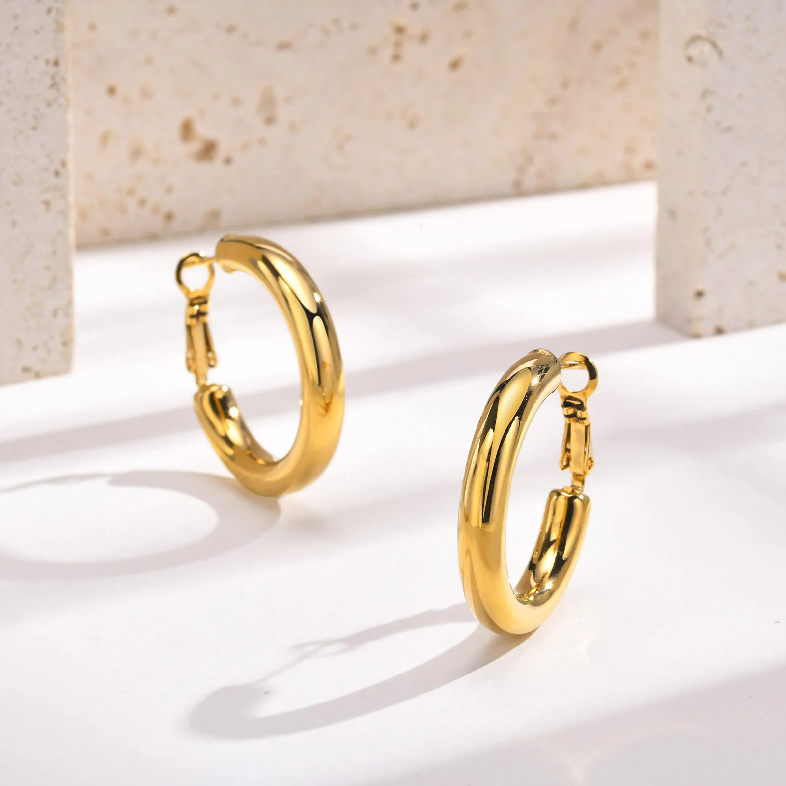 30/40/50mm Circle Hoop Earrings for Women, Classic Stainless Steel 18k Gold Plated Minimalist Jewelry Hypoallergenic