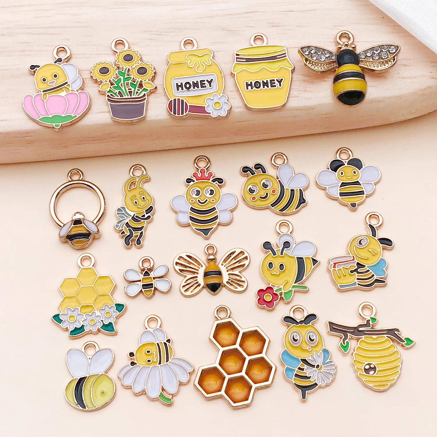 20pcs Zinc Alloy Metal Enamel Bee Honeycomb Sunflower Charms For Bracelet Necklace Earrings Key Chain Pendant DIY Jewelry Making