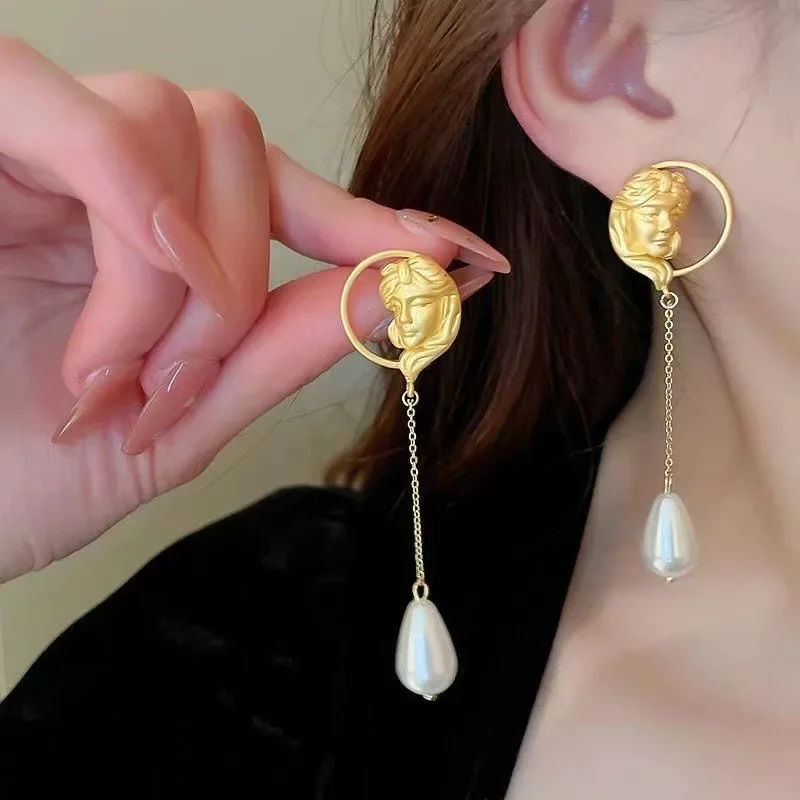 

French Style Earrings For Women 2024 Gold Engraved Portrait Eardrop Gift