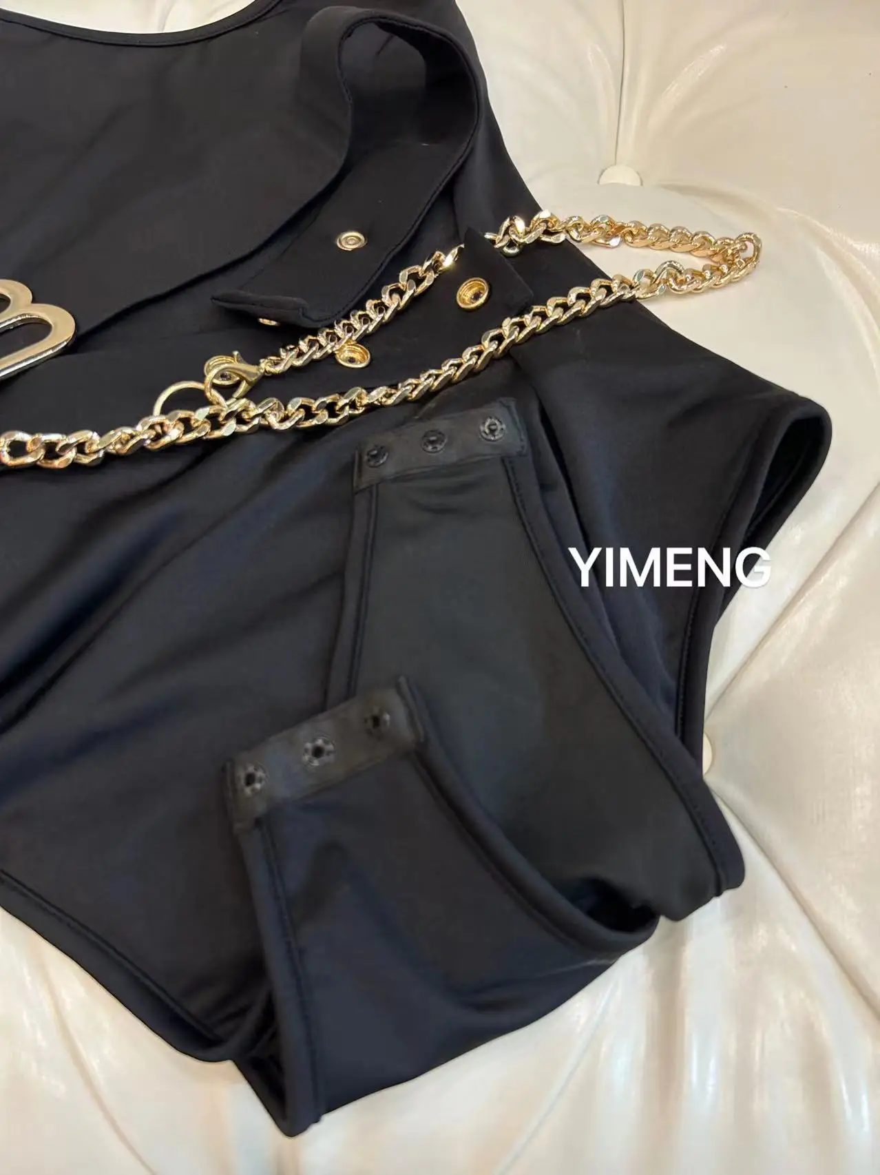 Modieuze Nieuwe Eenvoudige Riem Sexy Afslankende Mouwloze Effen Kleur Vrouwelijke Jumpsuits Slim-Fit Pocket Shorts Dameskleding