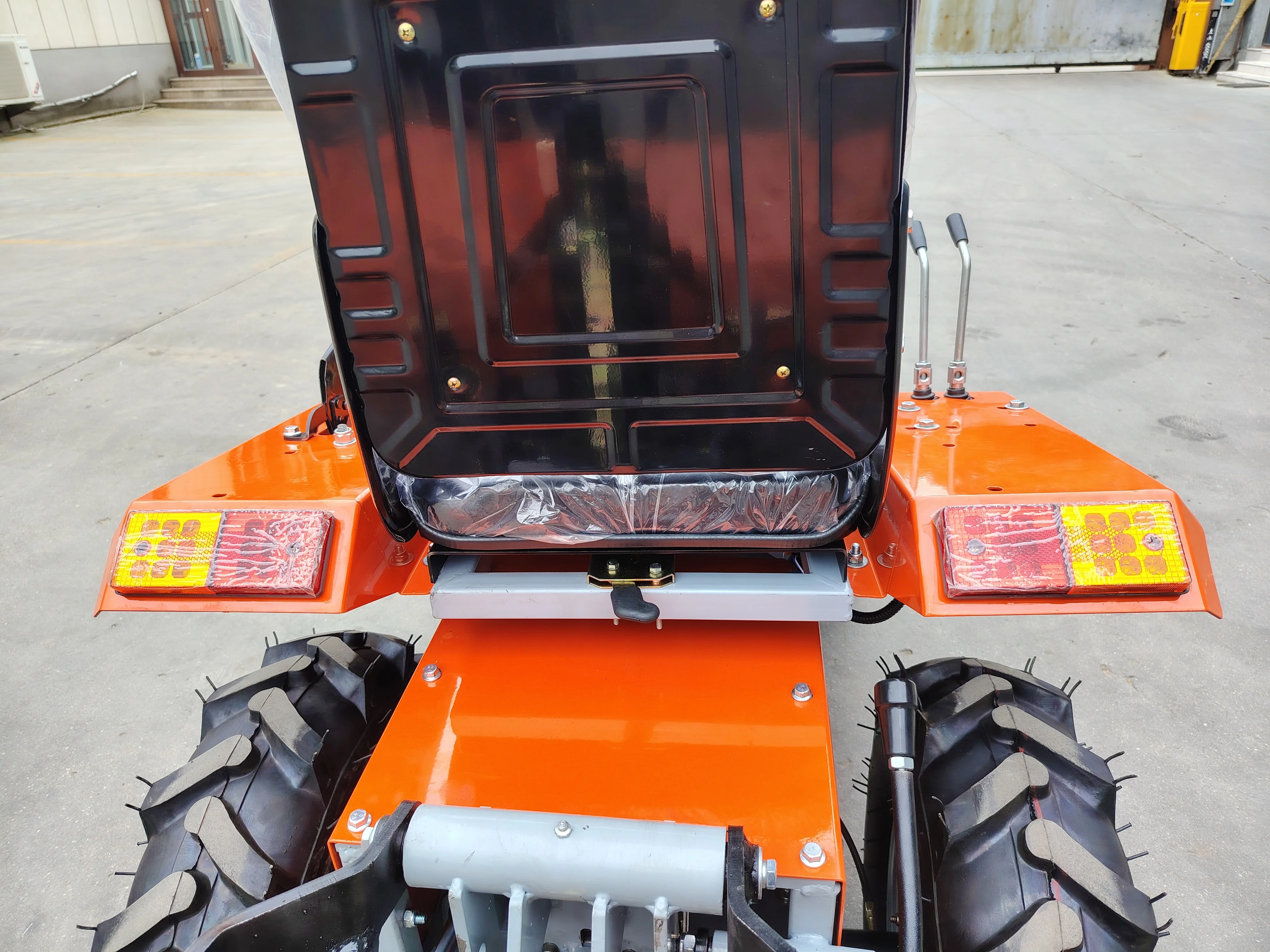 Tracteur agricole à roues à lo - Agriculture Farming Services avis et prix