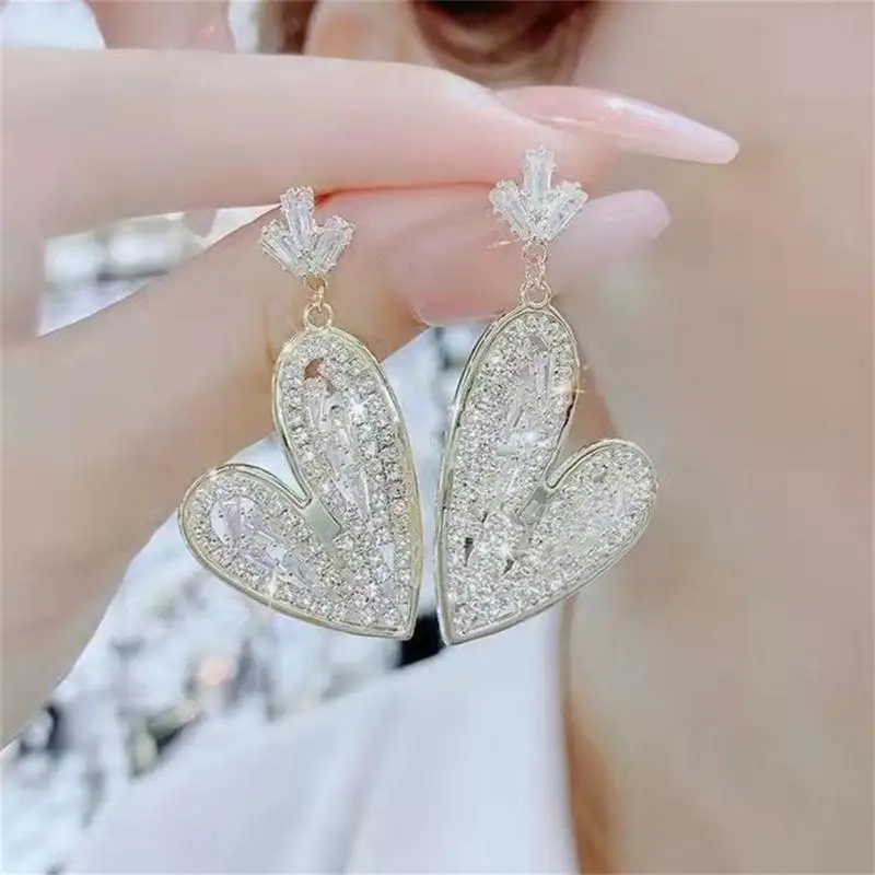 Full Diamond Fashionable Exquisite Creative Light Luxury Wind Earrings Crystal Popular Best-selling Heart-shaped Unique Delicate