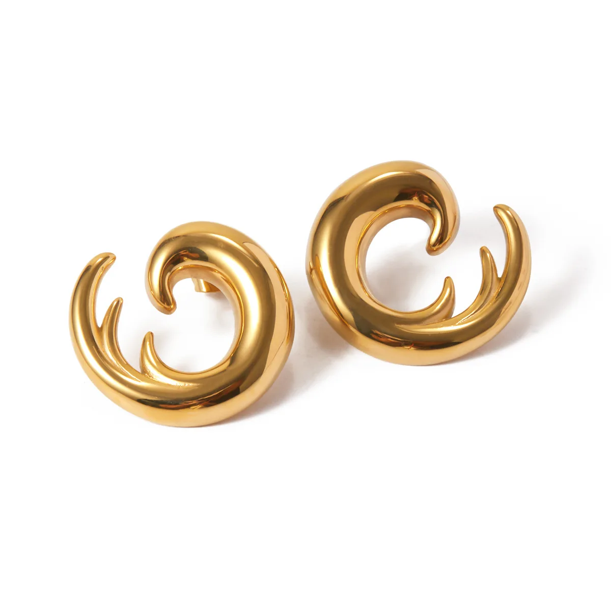 

Stainless Steel PVD 18K Gold Plated Tarnish Creative Fish Shape Stud Earrings For Woman Jewelry Wholesale Summer Trendy