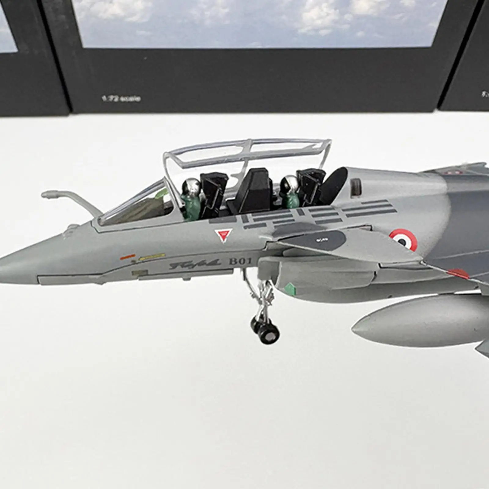 

Модель самолета 1:72, литая из сплава, коллекционная игрушка с подставкой для любителей авиации, декоративный элемент