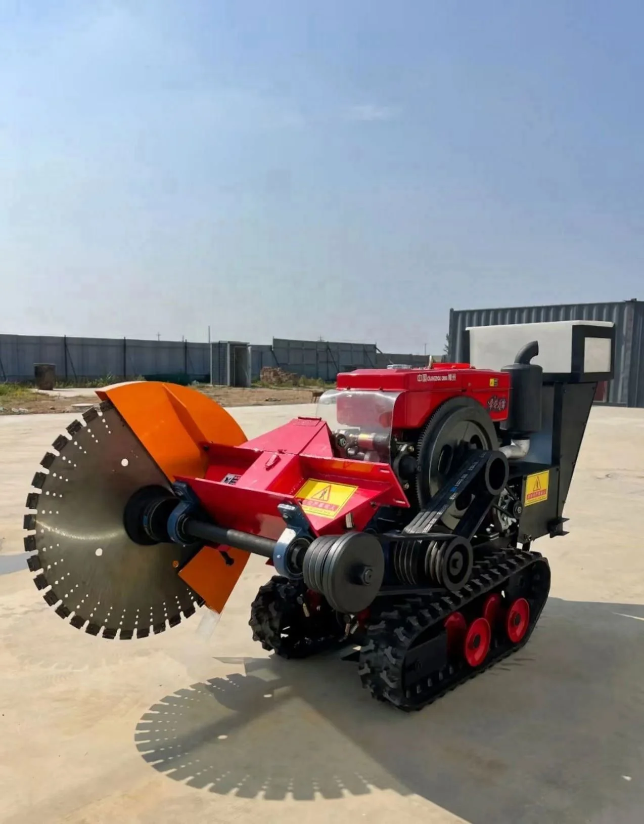 Manufacturer  50Cm Depth Concrete Road Asphalt Track Type New Remote-Controlled Cutting Machine Wholesale