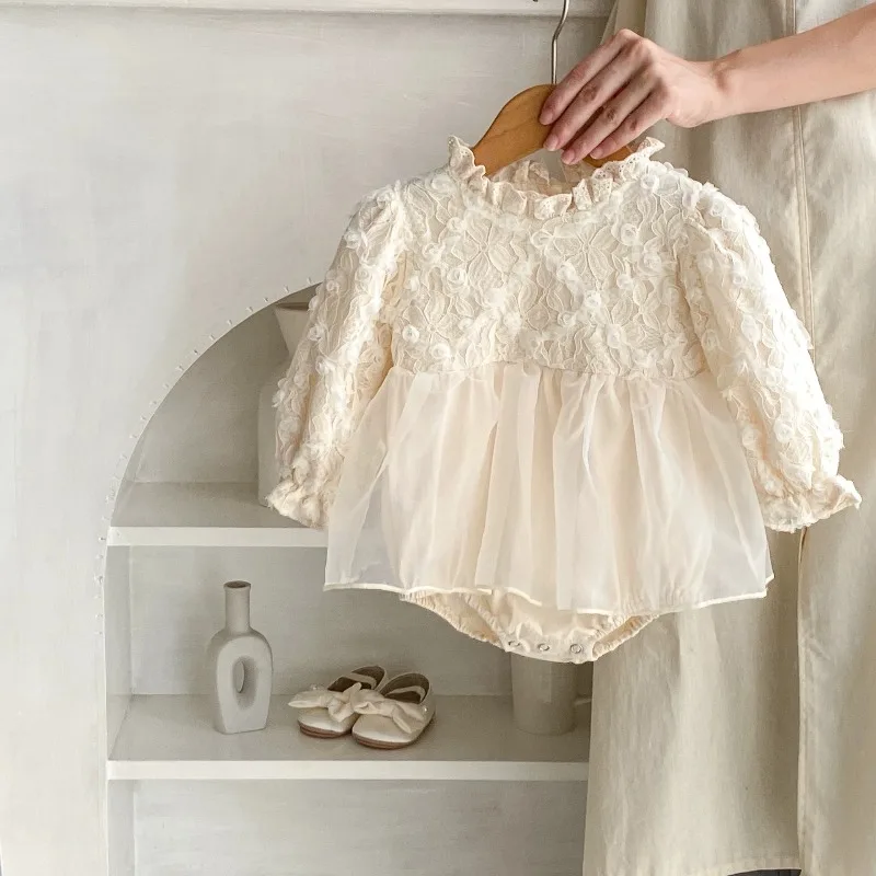 

Новое милое платье принцессы для малышей на весну и осень, корейская версия, детский комбинезон для девочек, кружевной кружевной воротник, подарок на год