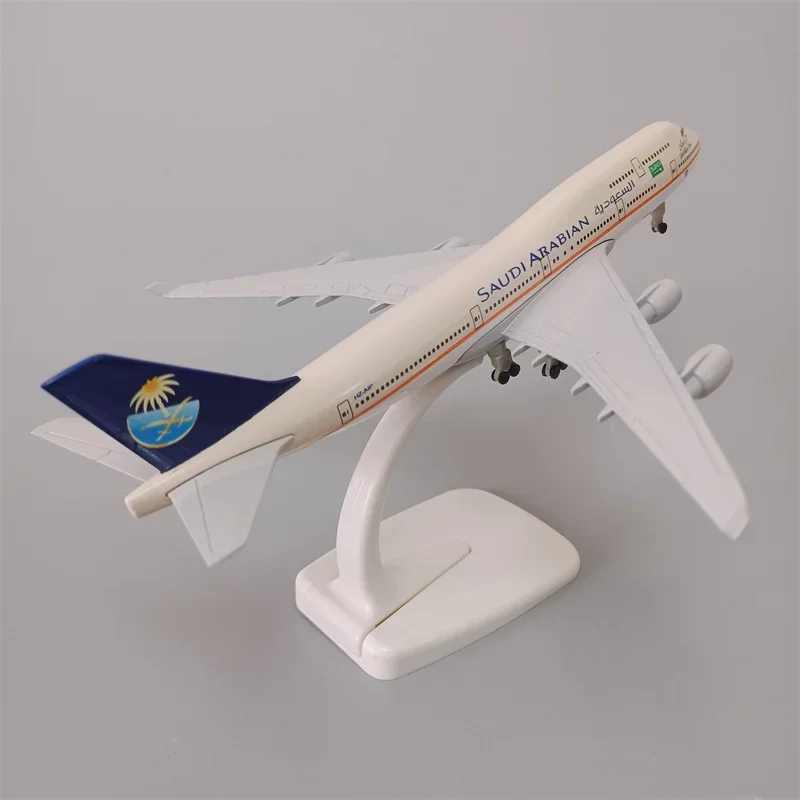 20cm Alloy Metal AIR Saudi Arabian Boeing 747 B747 Airlines Airplane Model Diecast Air Plane Model Aircraft w Wheels Aeroplane