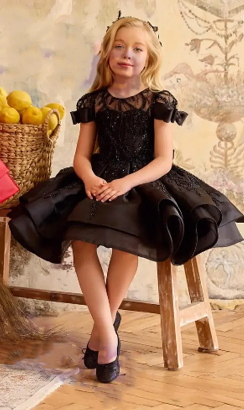 

Customized Black Red Flower Girl Dress For Wedding Applique Knee Length Puffy Kid Birthday Party First Communion Pageant Gown