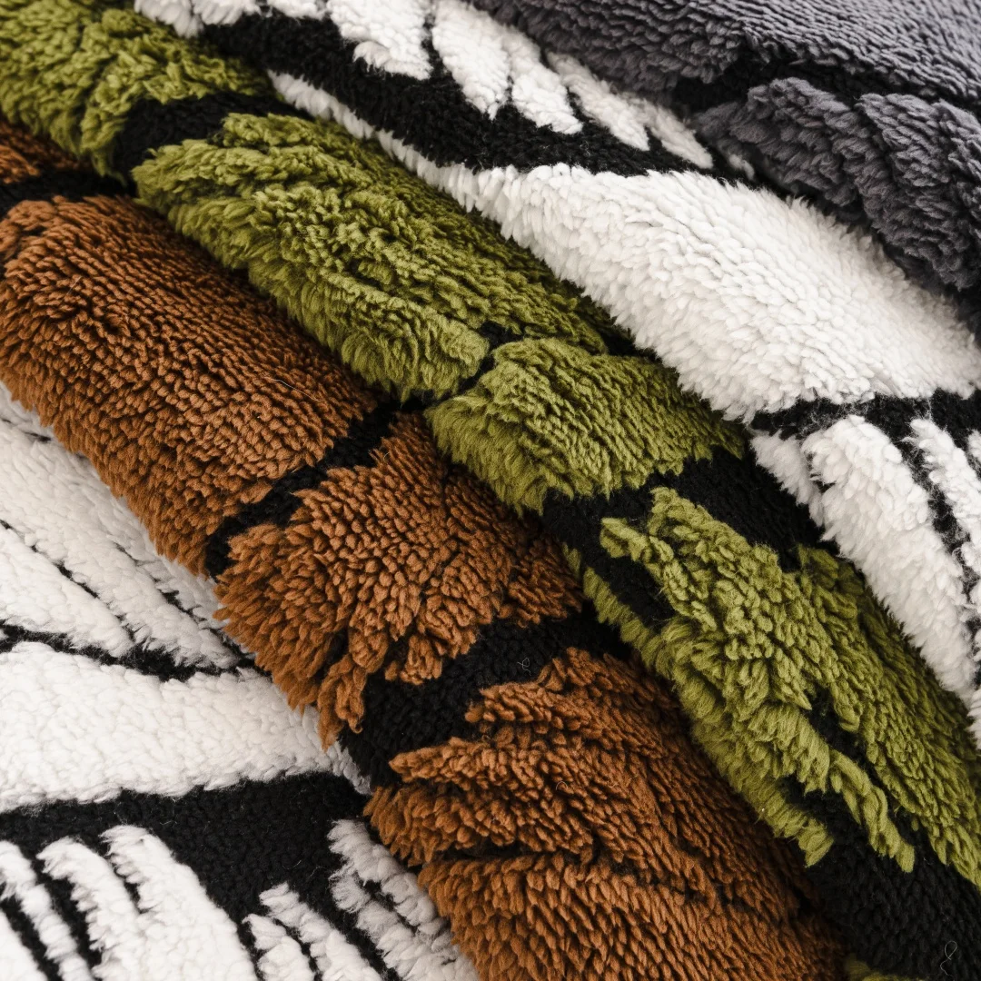 Leaves Jacquard Warm Thicken Tuffed Fleece Sofa Cover, for Winter Soft Anti-Slip Sofa Cover Living Room Couch Seat Cover Decor