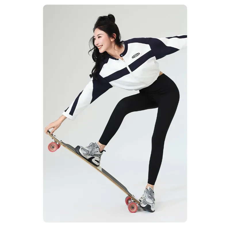 เลกกิ้งผู้หญิงสีพื้นทรงเข้ารูปเอวสูงผ้ากำมะหยี่แฟชั่นสำหรับฤดูใบไม้ร่วงและฤดูหนาว เหมาะสำหรับเล่นกีฬาและวิ่ง