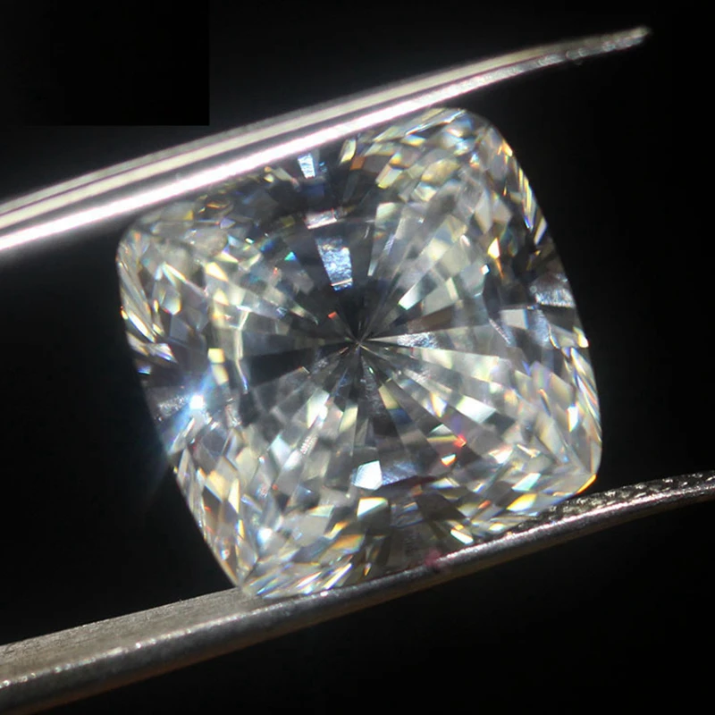 Top Quality Natural White Sapphire 12x12mm 14.0Carat Sparkling Square Cut Loose Gemstones for Collecting and Jewelry Making