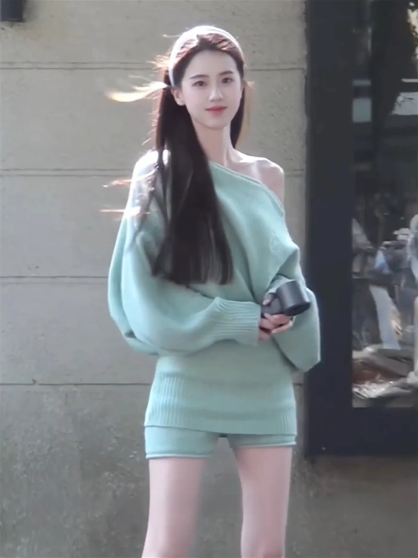 

Корейский элитный комплект для женщин: осенне-зимний вязаный повседневный топ с асимметричным вырезом и длинными рукавами, с завышенной талией, в стиле французского шика.