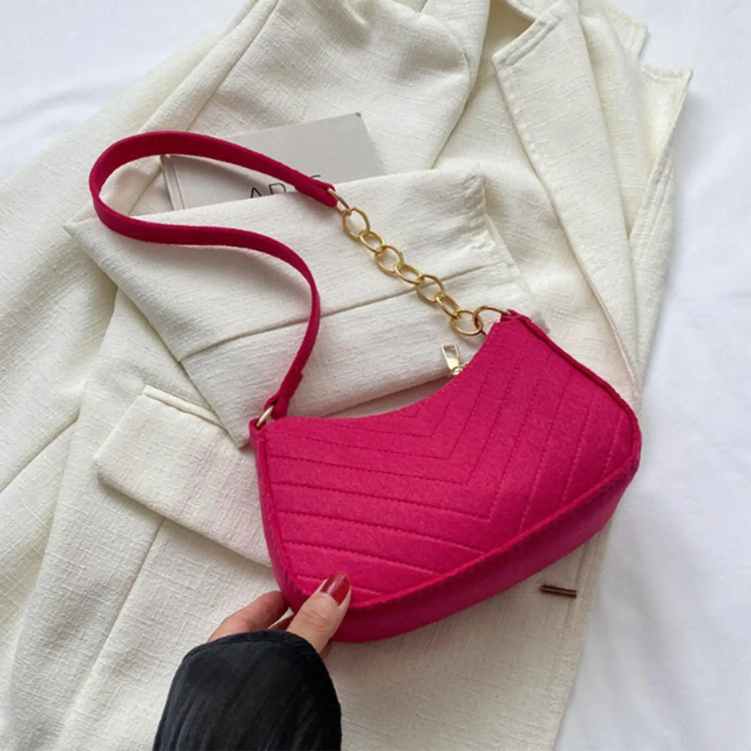 

Rose Red Shoulder Bags For Women Fashion Felt Bag Design Advanced Underarm Handbags Mini Purses Crescent Saddle Bag 2025 New