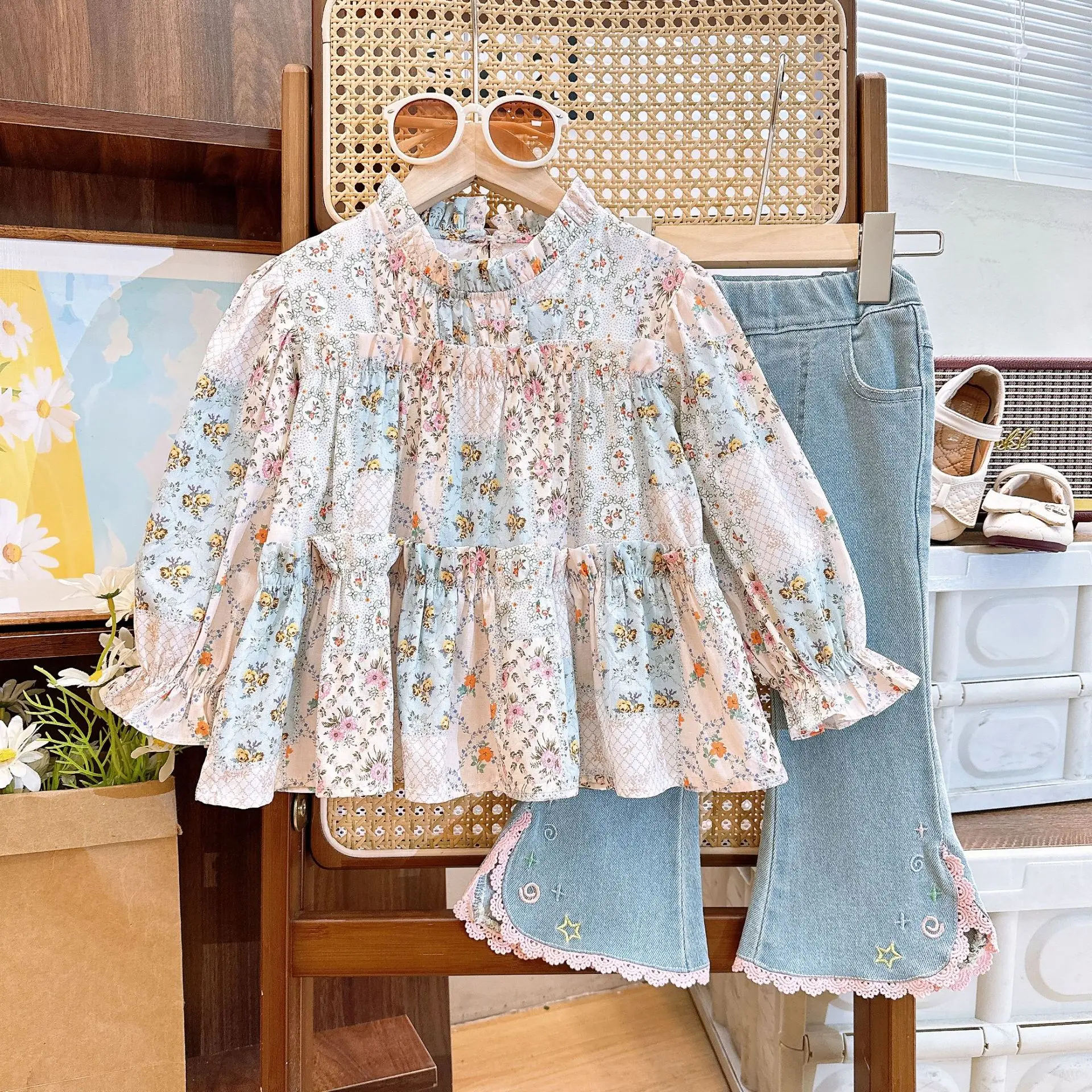 Spring and Autumn New Girl Set Children Clothing Sets Cute Flower Doll Shirt Long sleeved Top+Embroidered Lace Jeans Kids Suit