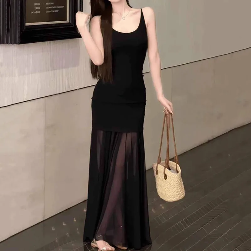 Nouvelle robe longue sexy noire pour femme, à fines bretelles, en maille transparente, coupe ajustée, idéale pour les soirées, collection 2026