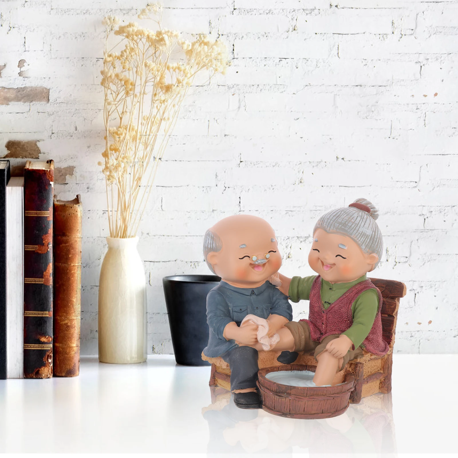 

Resin Old Couple Statue Exquisite Handcrafted Loving Pair Sculpture for Living Room Shelf Decor Anniversary Valentine's Day