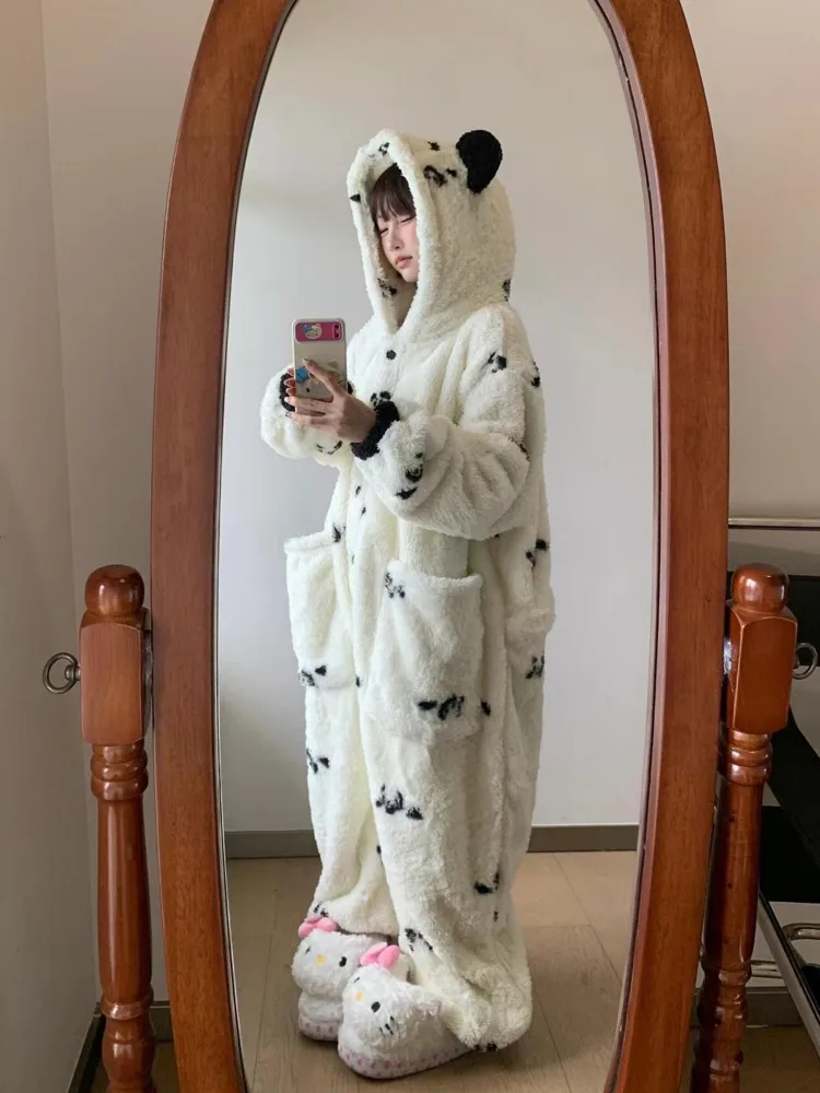 Kawaii Anime Panda Nachtkleding Voor Slapen Winter Pyjama Jumpsuit Coral Fleece Thuis Kleding Een Stuk Pijama Onesie Nachtjapon