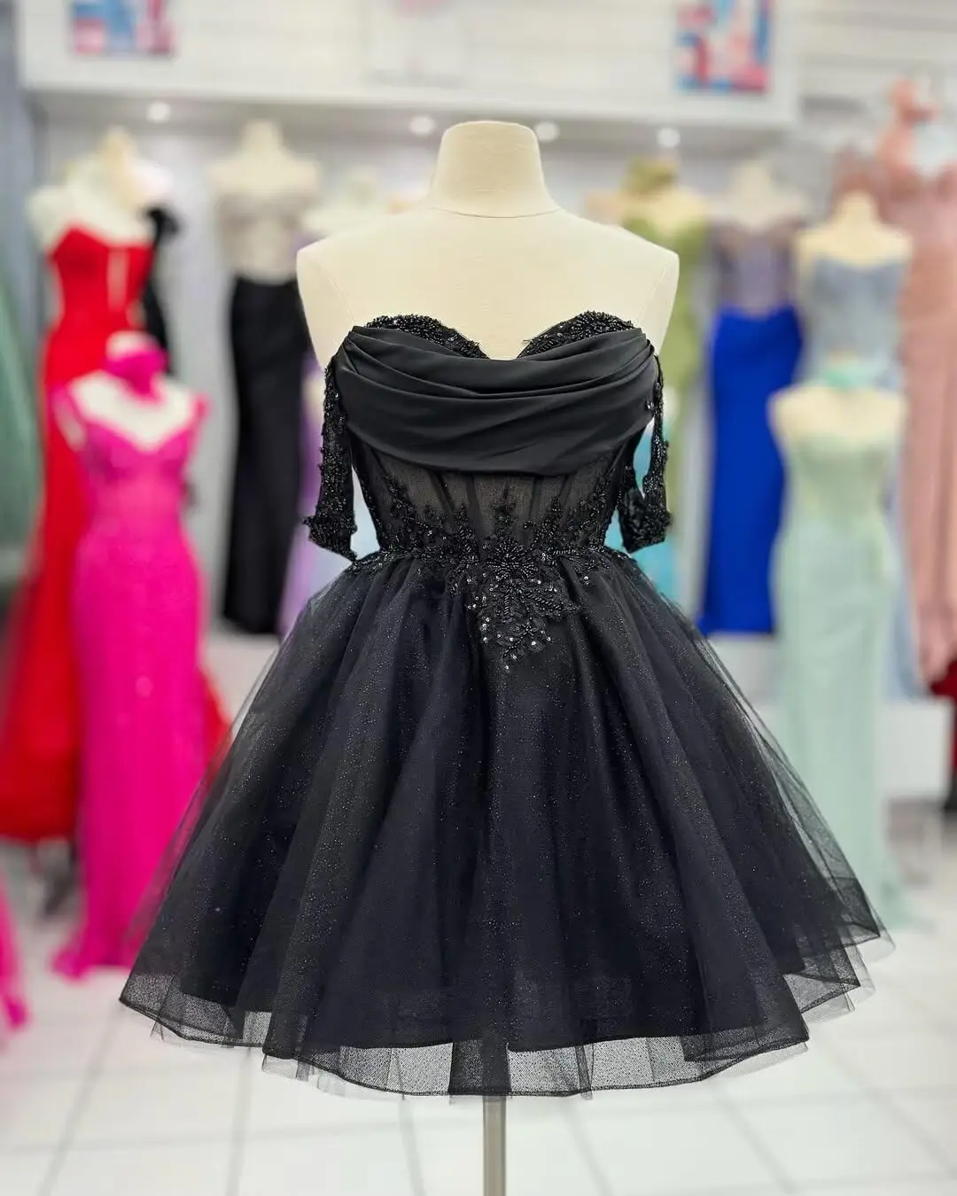 فستان قصير لحفلات العودة للوطن للمراهقين من الدانتيل Quinceanera DAMA فستان بدون أكتاف من التول