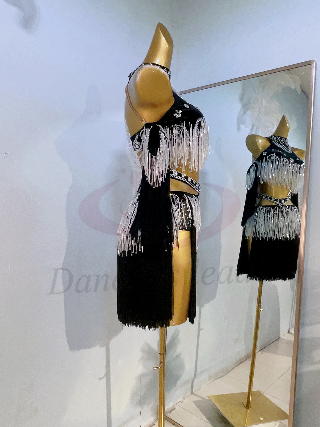 ラテンダンスダイヤモンド女性のハイエンドカスタマイズされたクリスタルビーズチューブタッセルスプリットスカートサンバダンスドレスパフォーマンスドレス