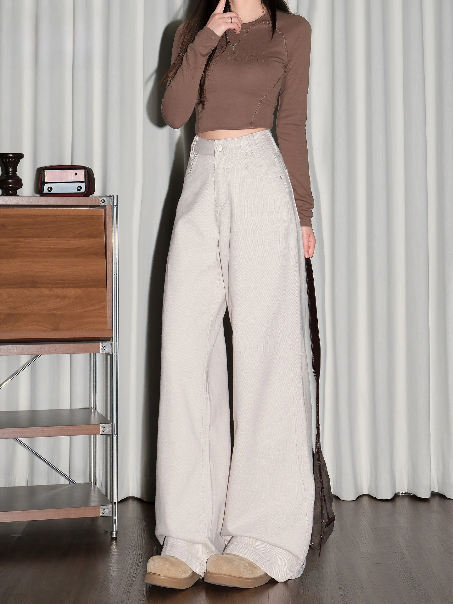 

Джинсы женские летние свободного кроя с широкими штанинами, драпированные, цвет песок, удлиненные, прямые, с эффектом похудения, модный дизайн