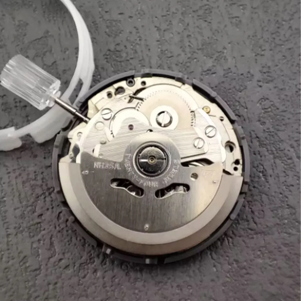 Watch  NH35 automatic mechanical movement crown and date both located at the 9 o 'clock position Watch accessories