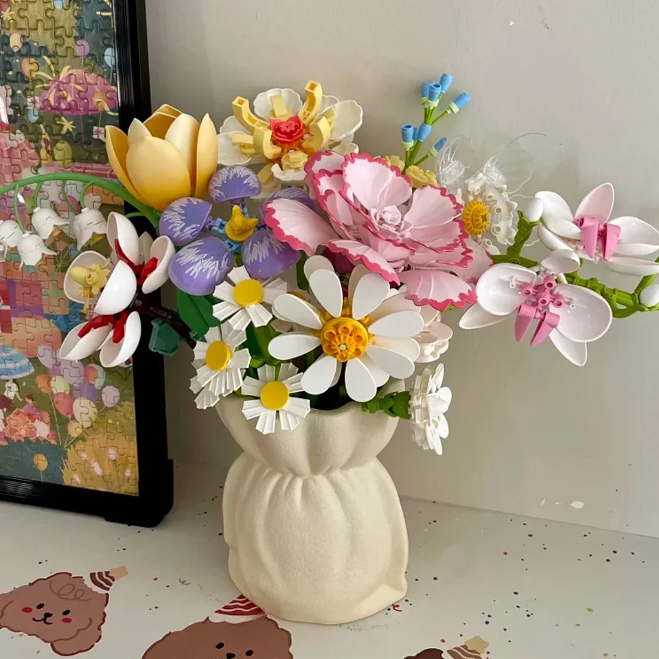 

Новинка 2025, сделай сам, сборка, ваза для цветов, игрушка, подарок на день рождения для девочек, вечный цветочный букет, орнамент, пластиковая модель здания Blos