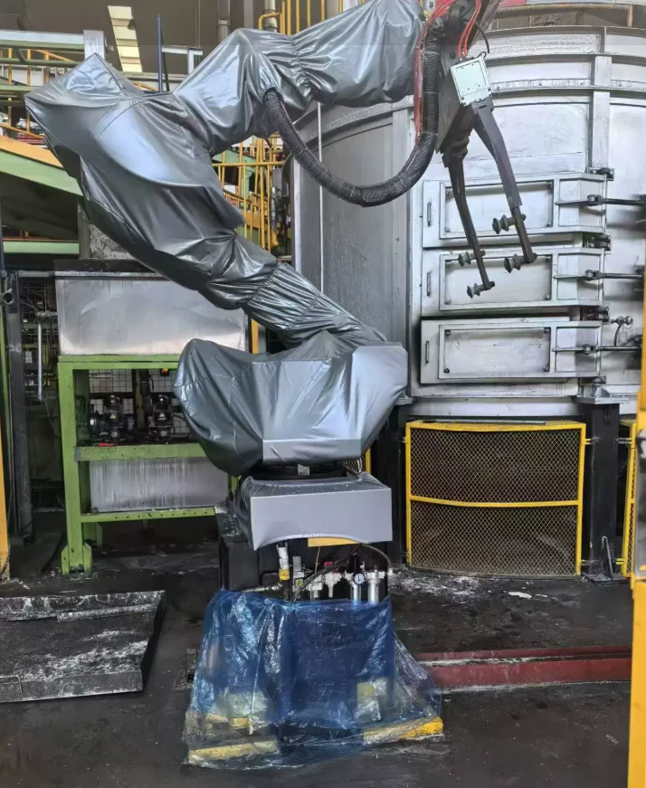 Protective cover for KUKA KR 210 R2700-2 robot